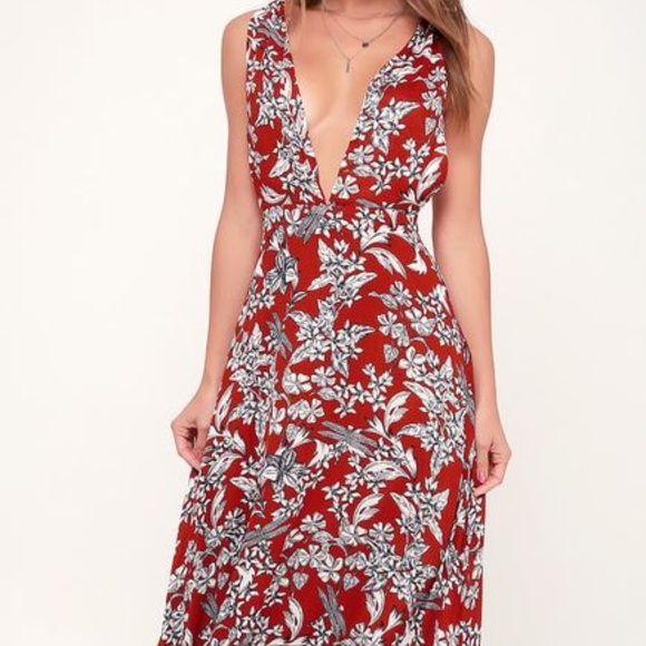 Lulus Dresses & Skirts - Deep v neck lulus floral maxi dress
